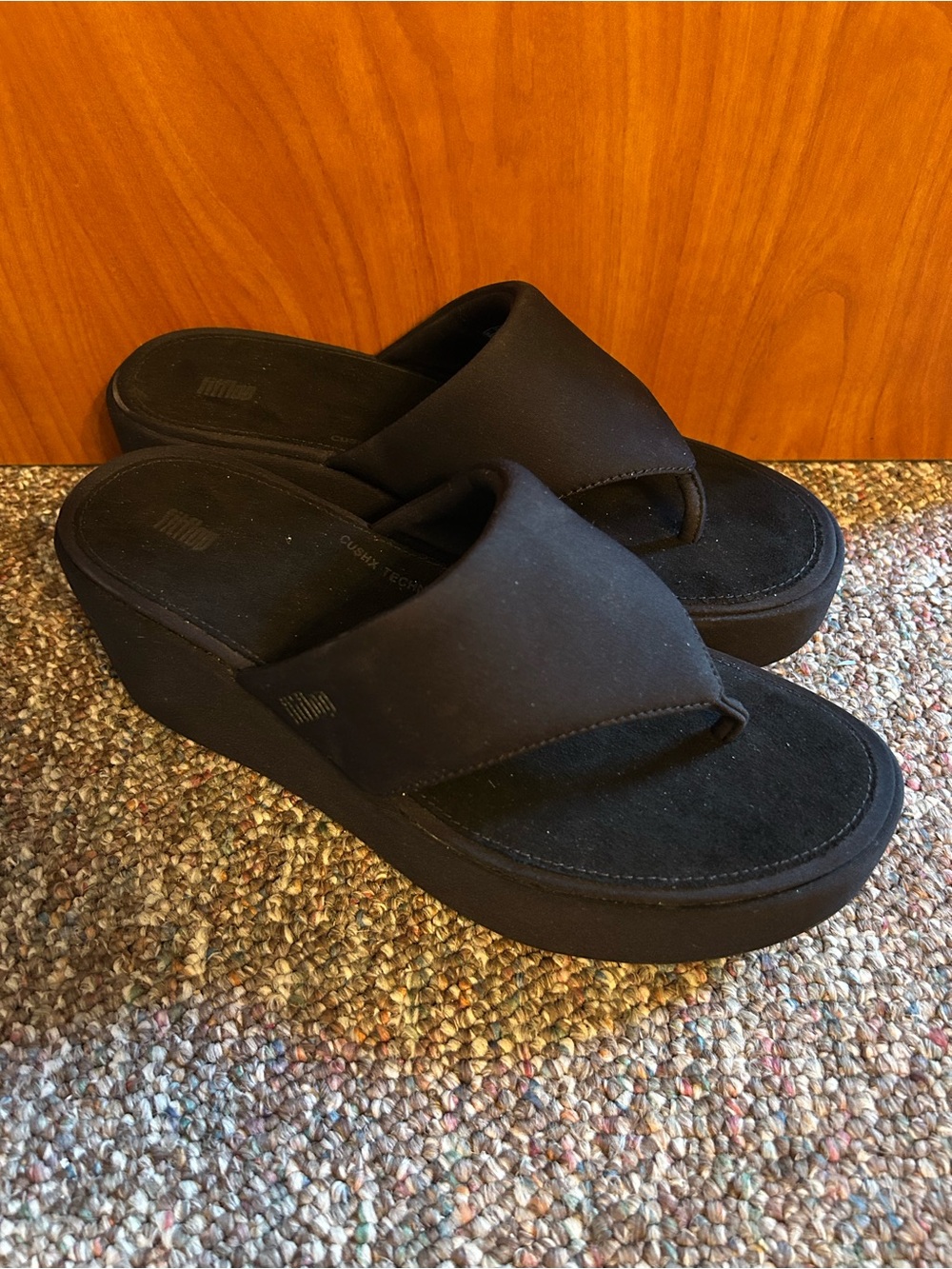 FitFlop Women's Black Thong Wedge Slip-On Sandals